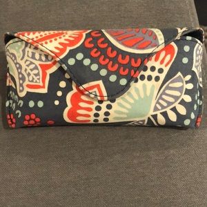 Vera Bradley Hardshell Readers Case With Magnetic Closure